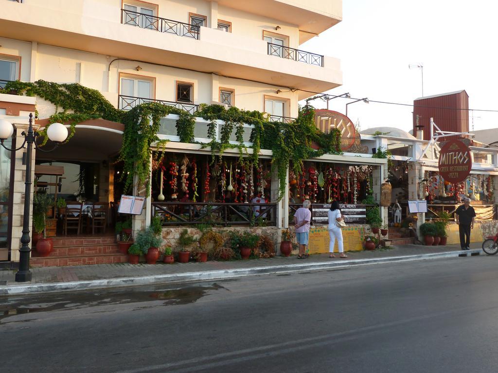 Mithos Apartments Agia Marina  Exterior photo
